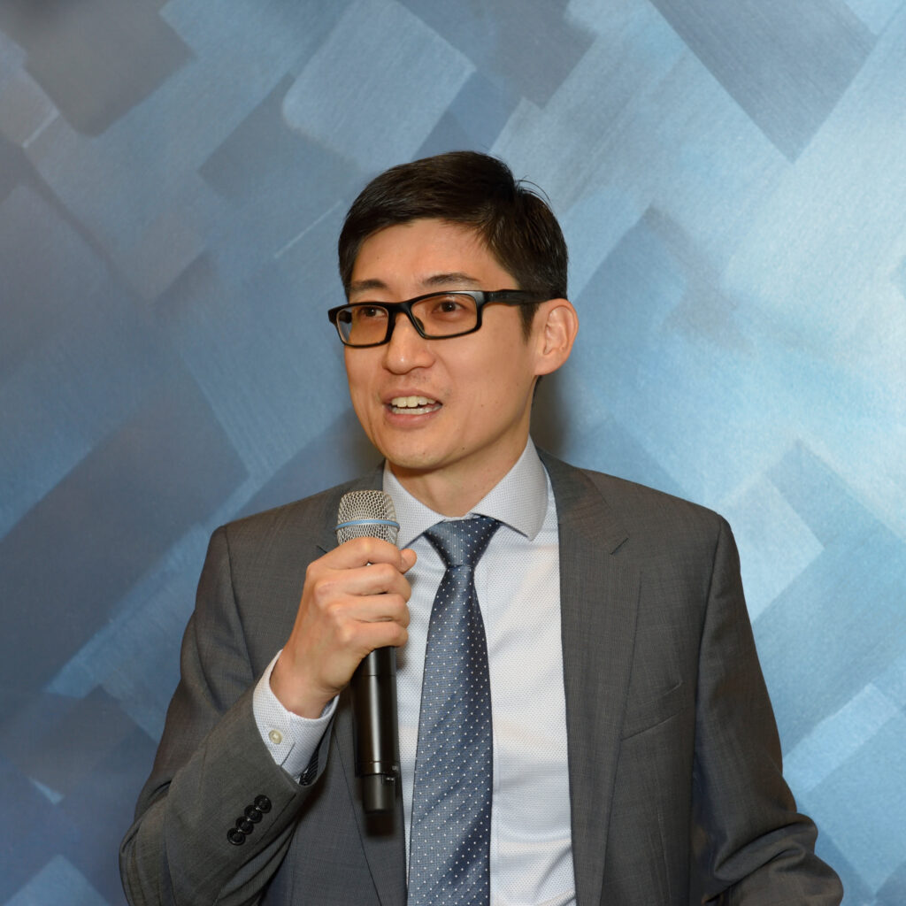 Thomas Lin headshot.