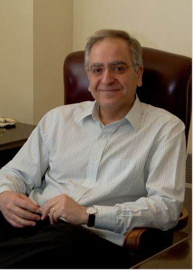 Portrait photo of Cumrun Vafa