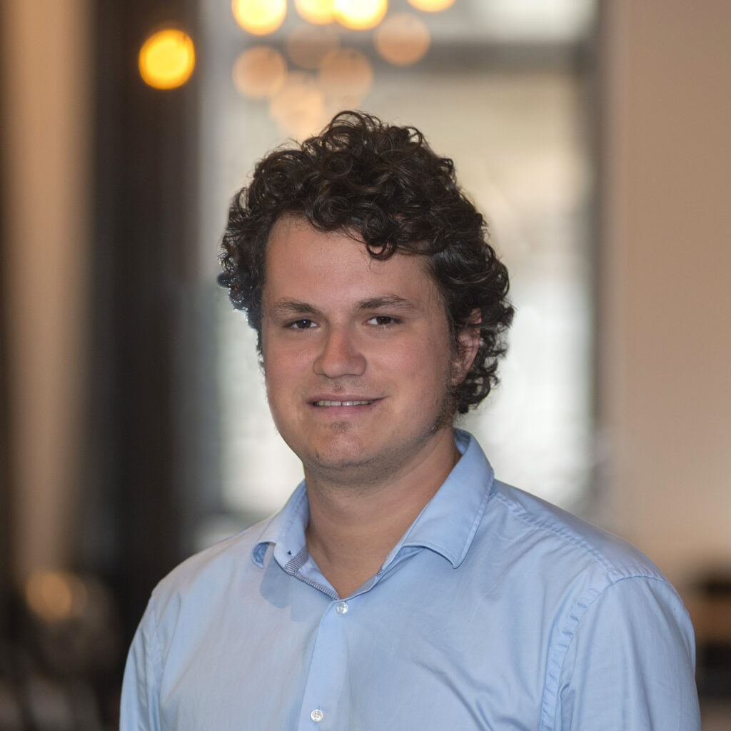 Portrait photo of Alexander Wietek