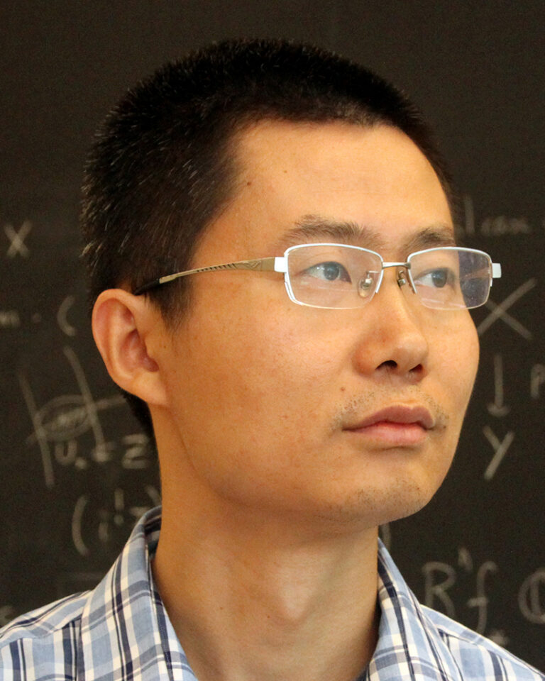 Portrait photo of Zhiwei Yun