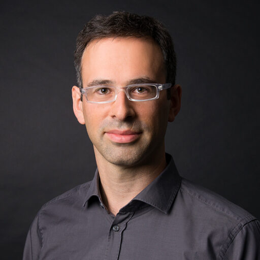 Portrait photo of Valerio Mante