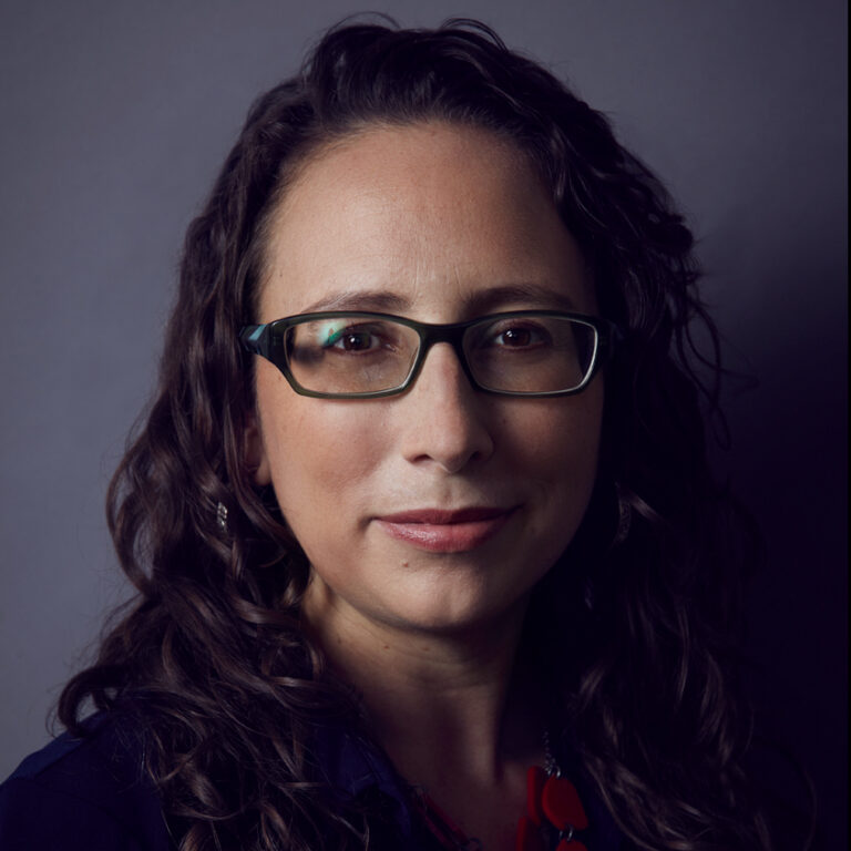 Portrait photo of Kelle Cruz