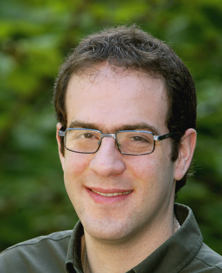 Portrait photo of Ramon van Handel