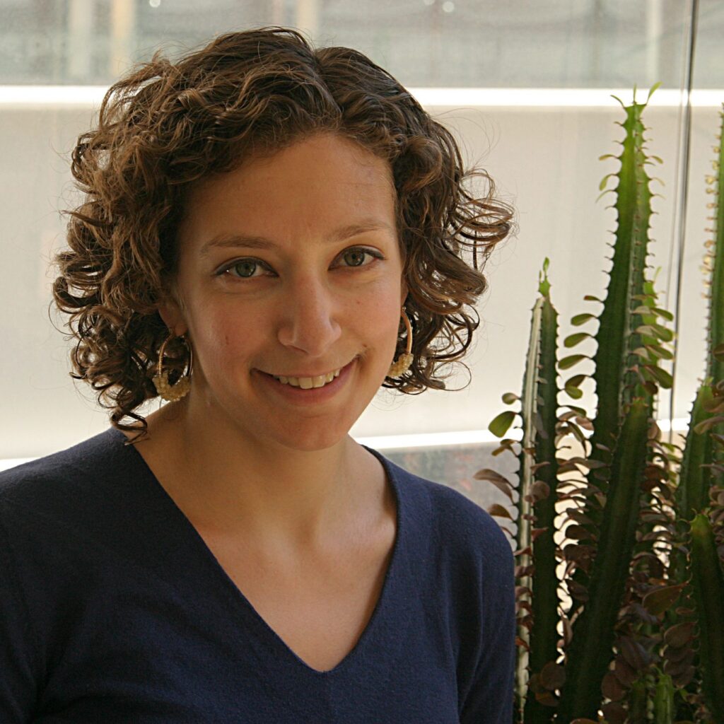 Lauren Weiss headshot.