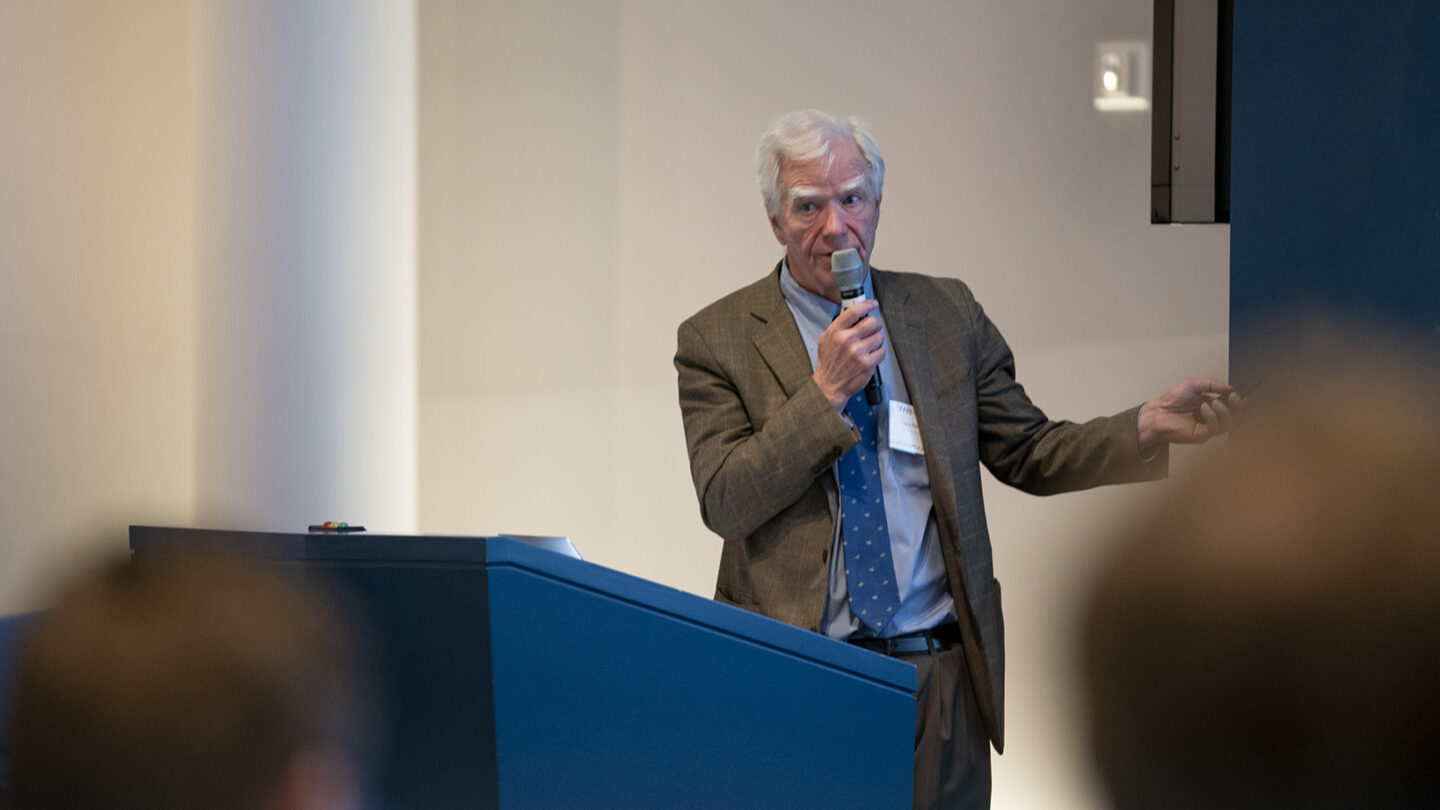 SFARI director Louis Reichardt welcomes attendees.