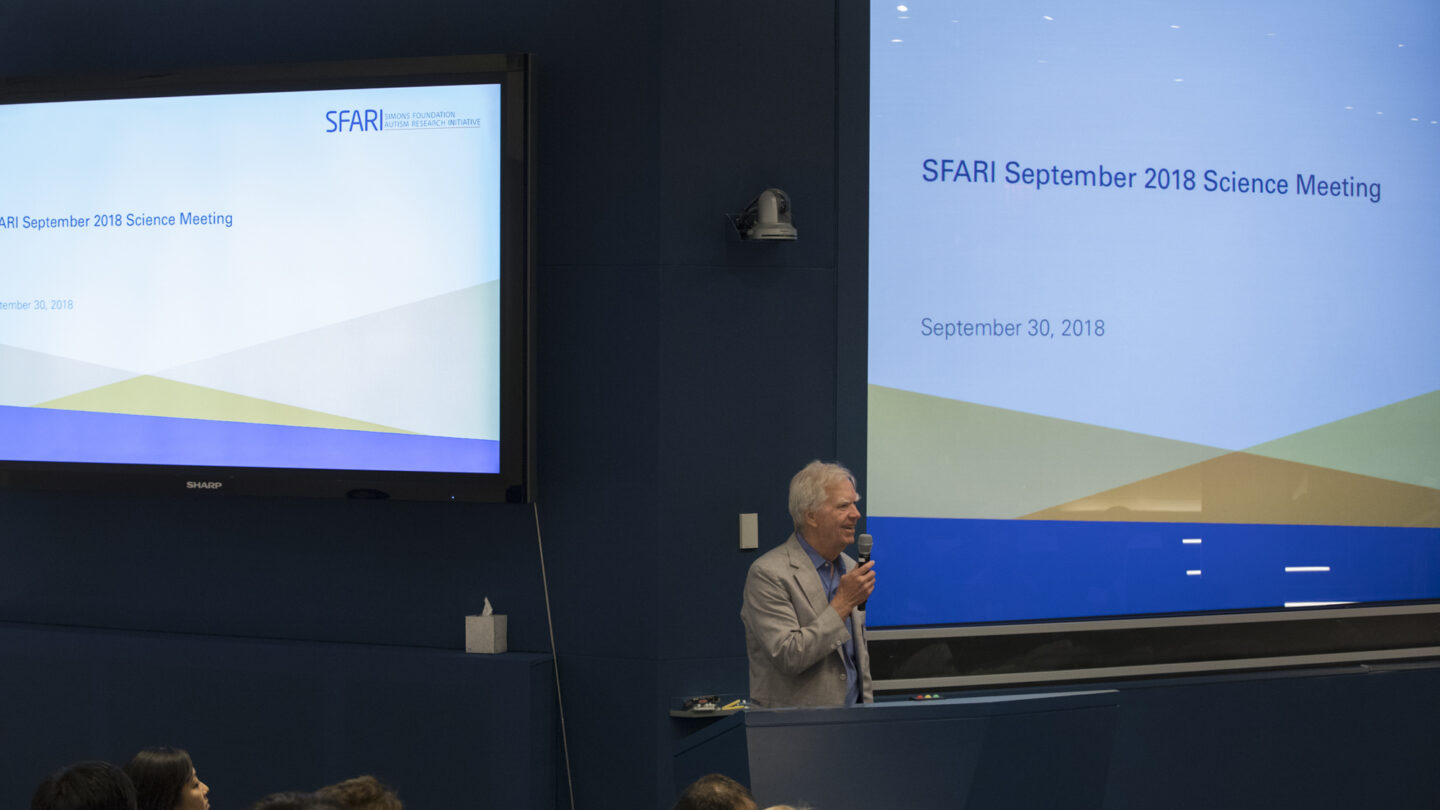 Image of SFARI director Louis Reichardt welcomes attendees during his opening remarks