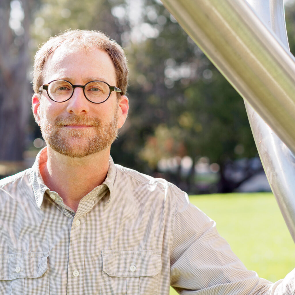 Headshot of SFARI Investigator Dan Feldman.