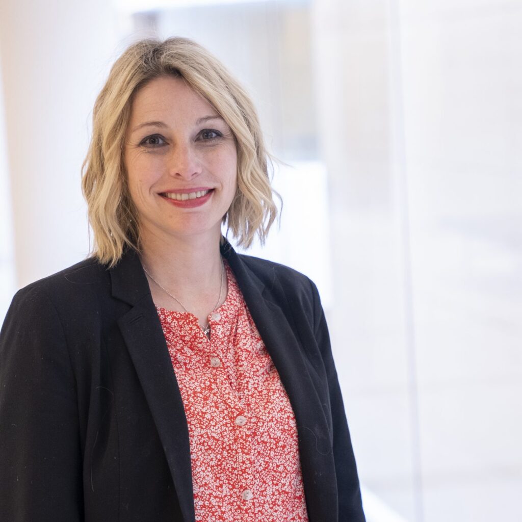 Headshot of SFARI Investigator Dorothy Schafer.