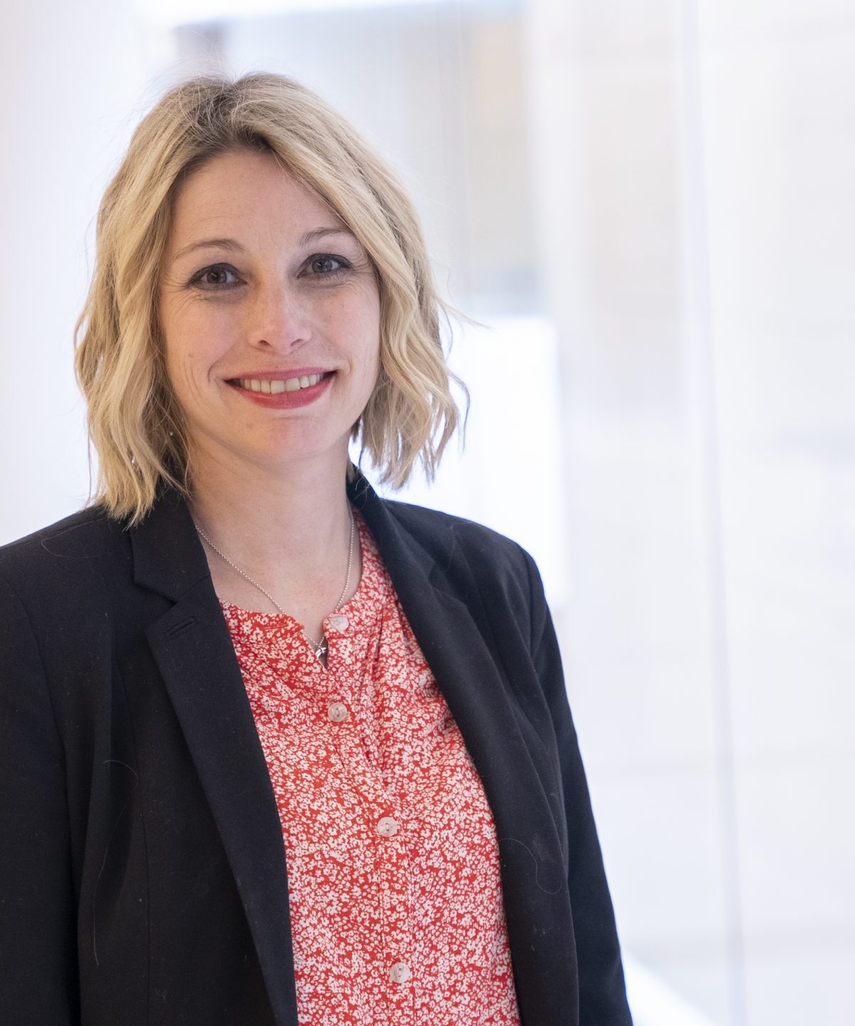 Headshot of SFARI Investigator Dorothy Schafer.