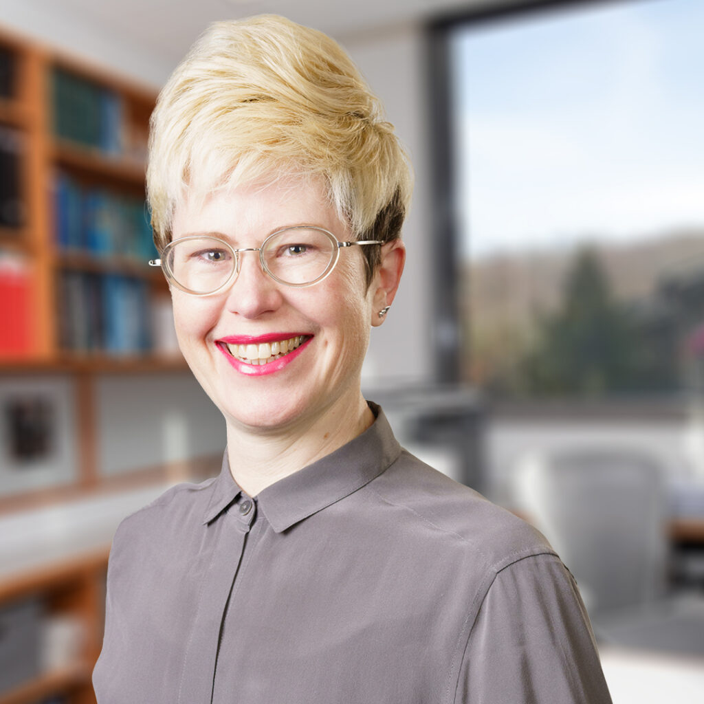 Headshot of Jessica Tollkuhn.