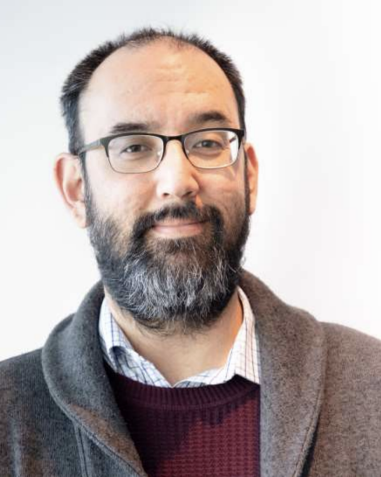 A portrait of SFARI Investigator Michael Lombardo.