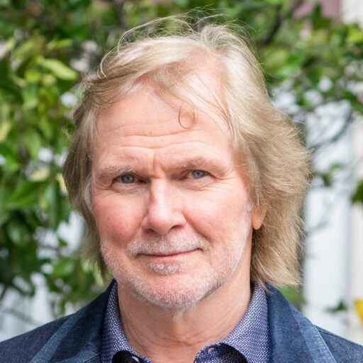 Headshot of SFARI Investigator Frank McCormick.