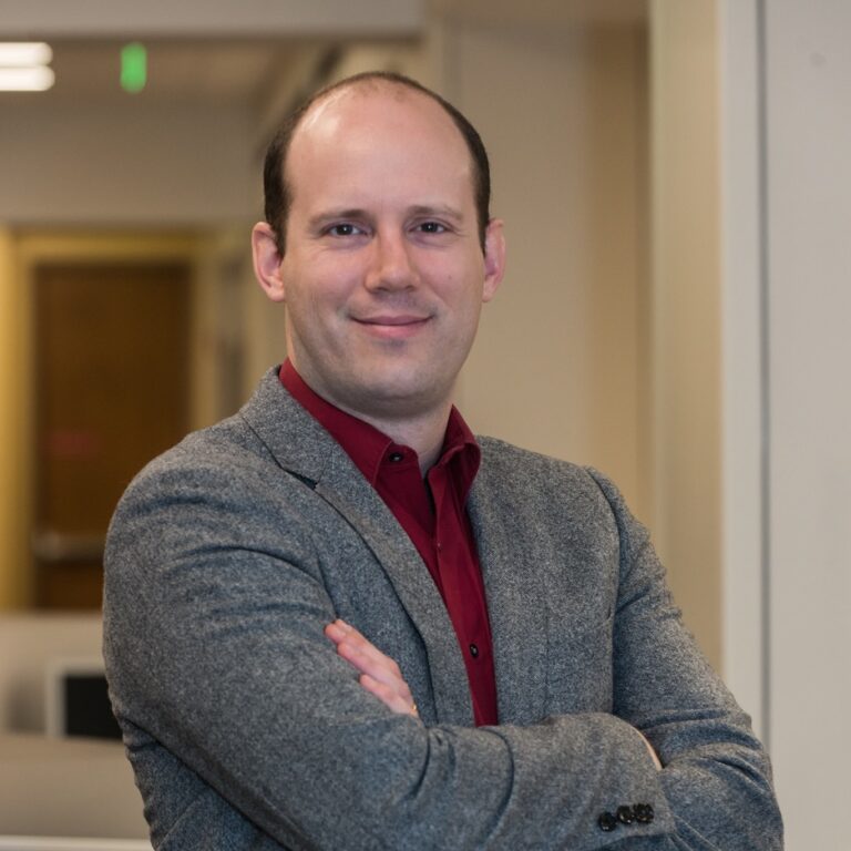 Headshot of Investigator Joshua Hartshorne.