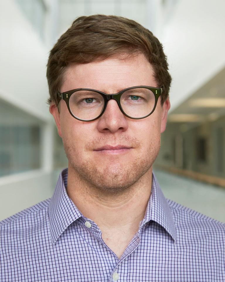 Headshot of SFARI Investigator Jed Ellison.