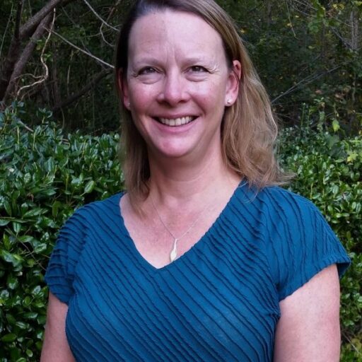 Headshot of SFARI Investigator Heather Hazlett.