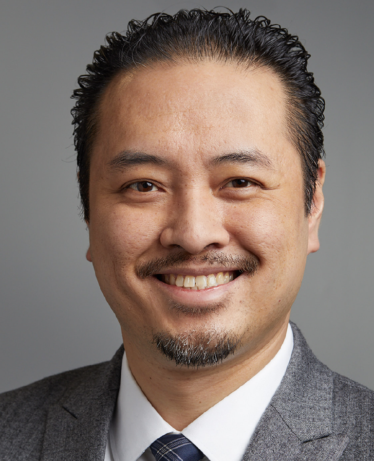 Headshot of Investigator Roger J. Jou.