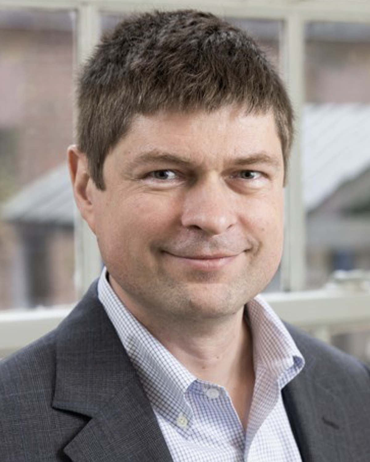 Headshot of SFARI Investigator Denis Sukhodolsky.