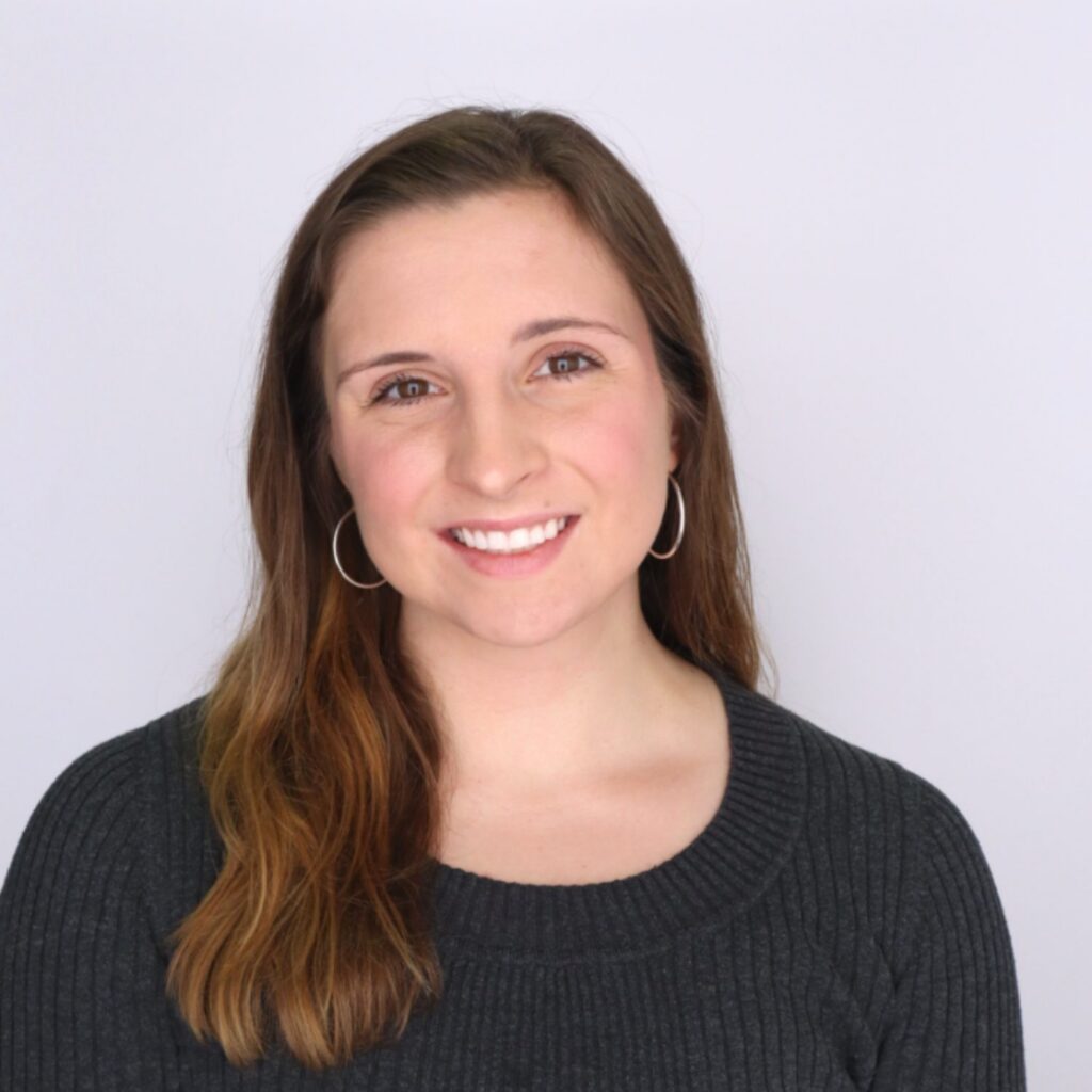 Headshot of Shannon Cahalan.