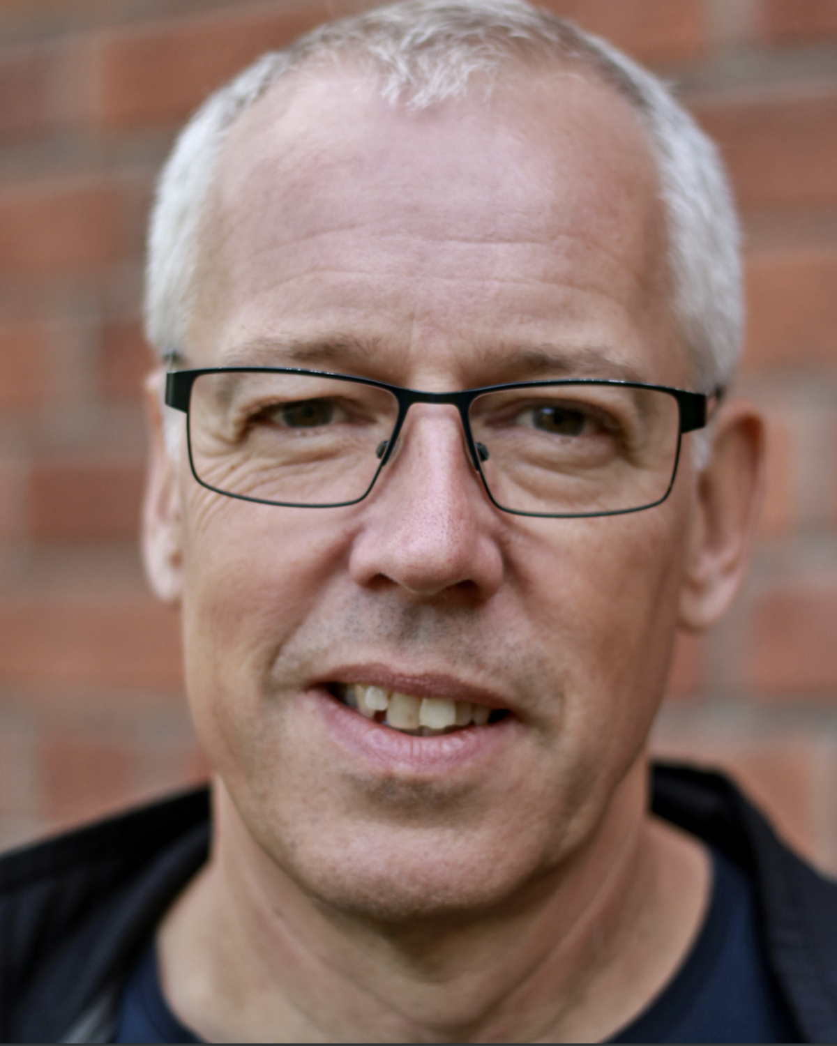 Headshot of SFARI Investigator Sven Sandin.
