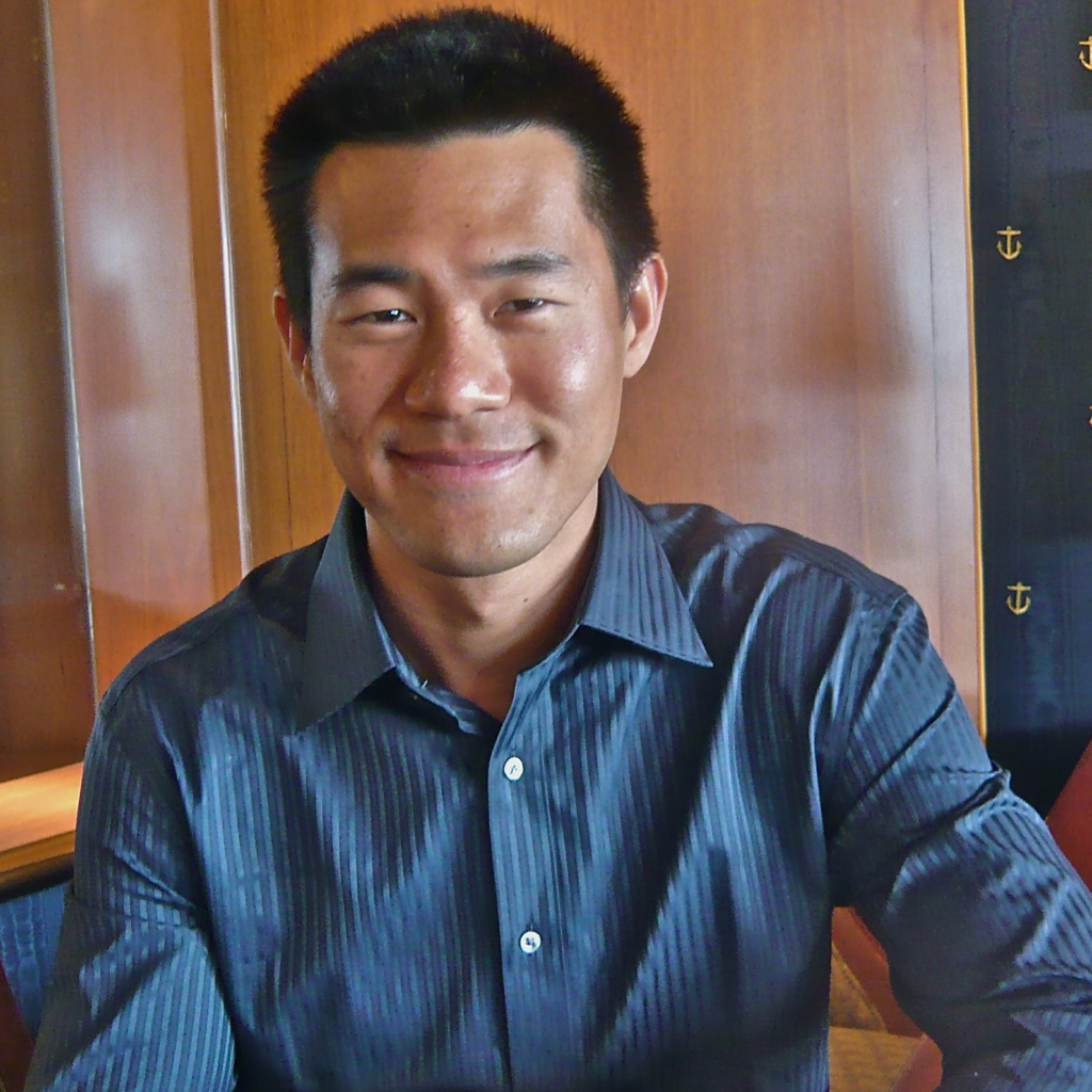 Headshot of Gene Yeo.
