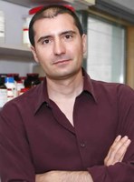 Headshot of SFARI Investigator Bernardo Sabatini.