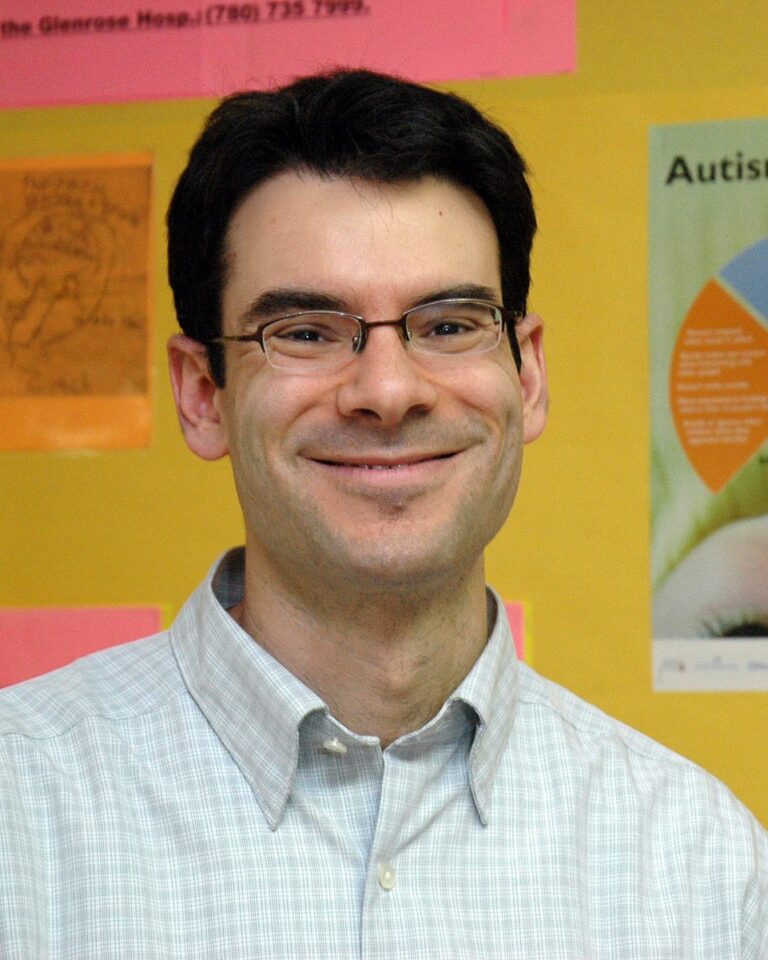 Headshot of Investigator Lonnie Zwaigenbaum.