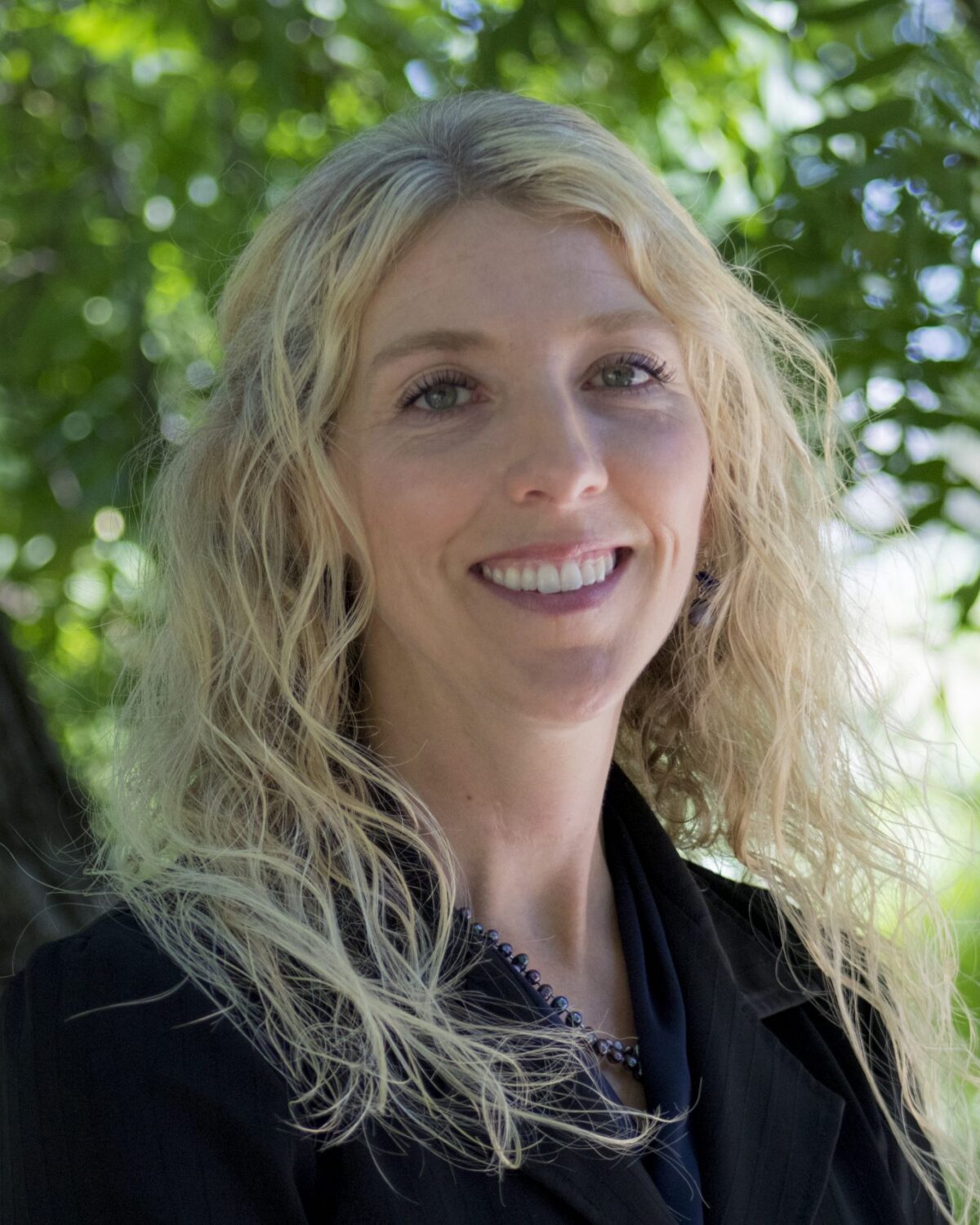 Headshot of SFARI Investigator Rebecca J. Schmidt.