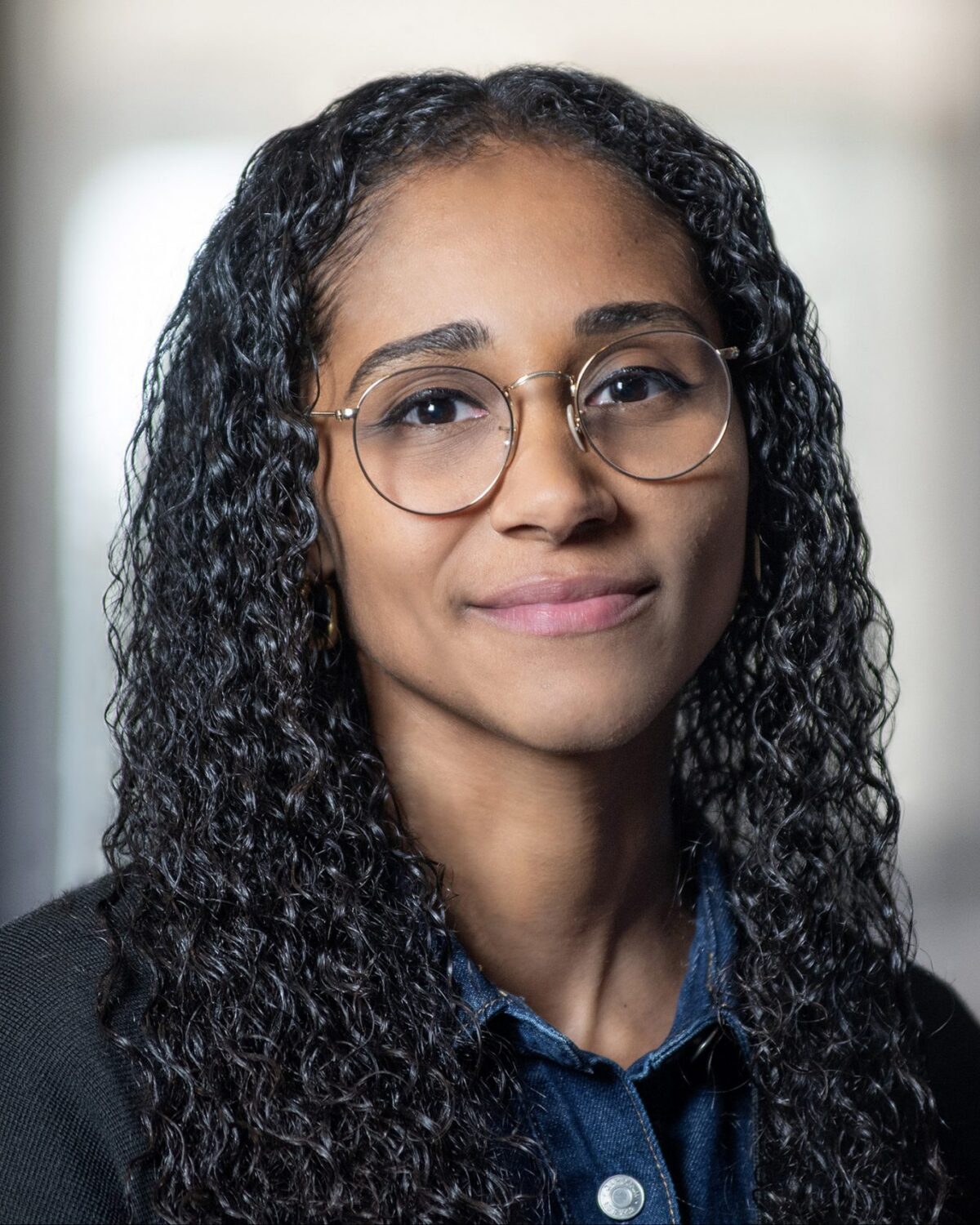Shannon Almedia headshot.